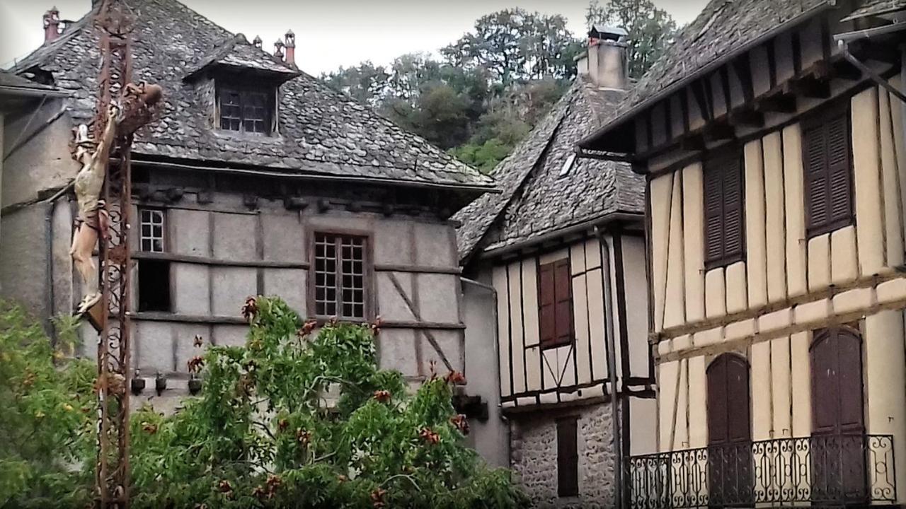 L'Oustalou - Gîte entre Lot et Truyère Entraygues-sur-Truyère Extérieur photo